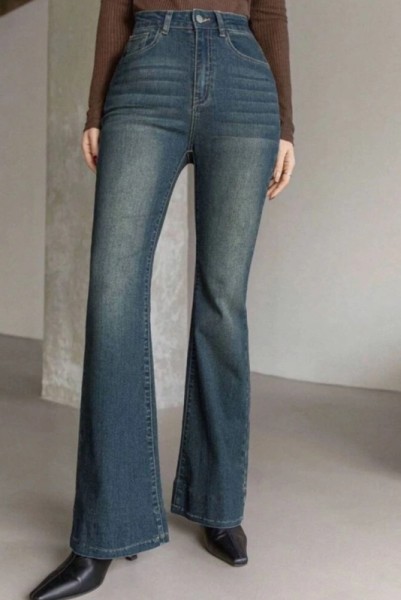 Echa un vistazo a estos Jeans Verdes Acampanados de Talle Alto para Mujer en Flipkart