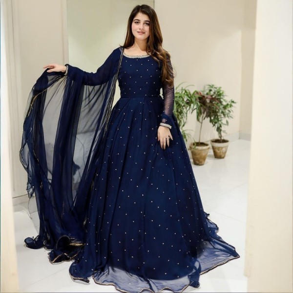 Elegante perla lungo maxi 2026