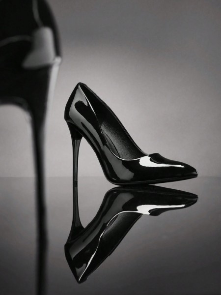Escarpins de Salto Stiletto Pretos Verniz