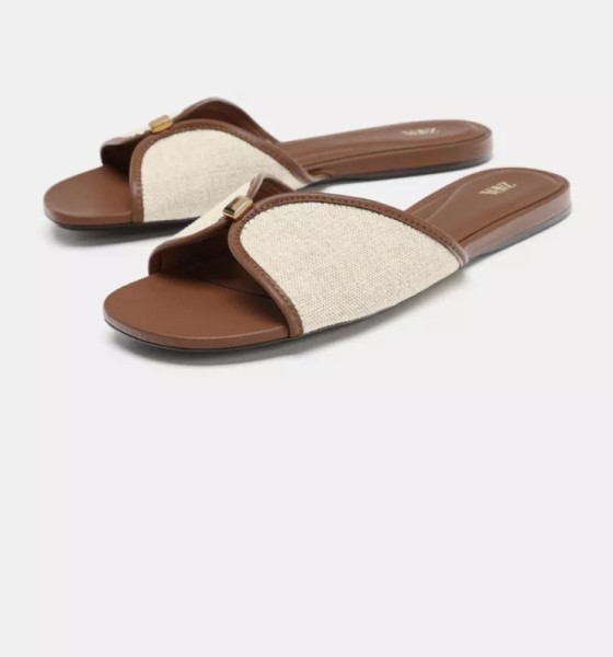 Flat sandals