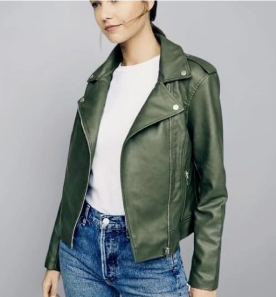 Jetez un œil à cette Veste de motard/équitation solide pour femmes sur Flipkart