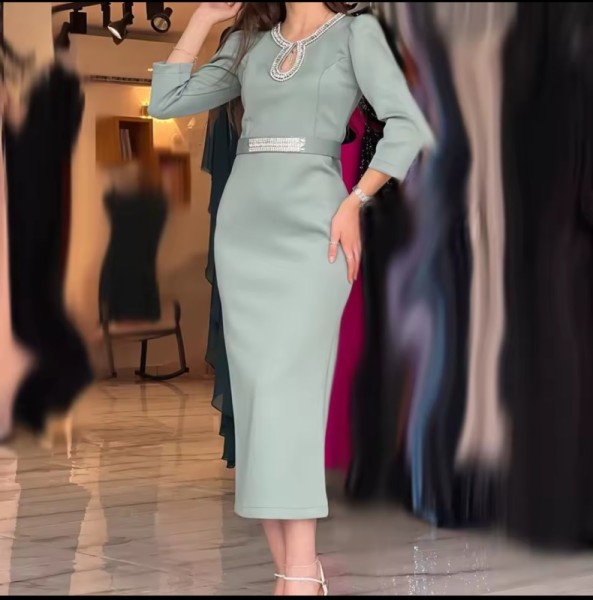 Robes de soirée droites personnalisées
