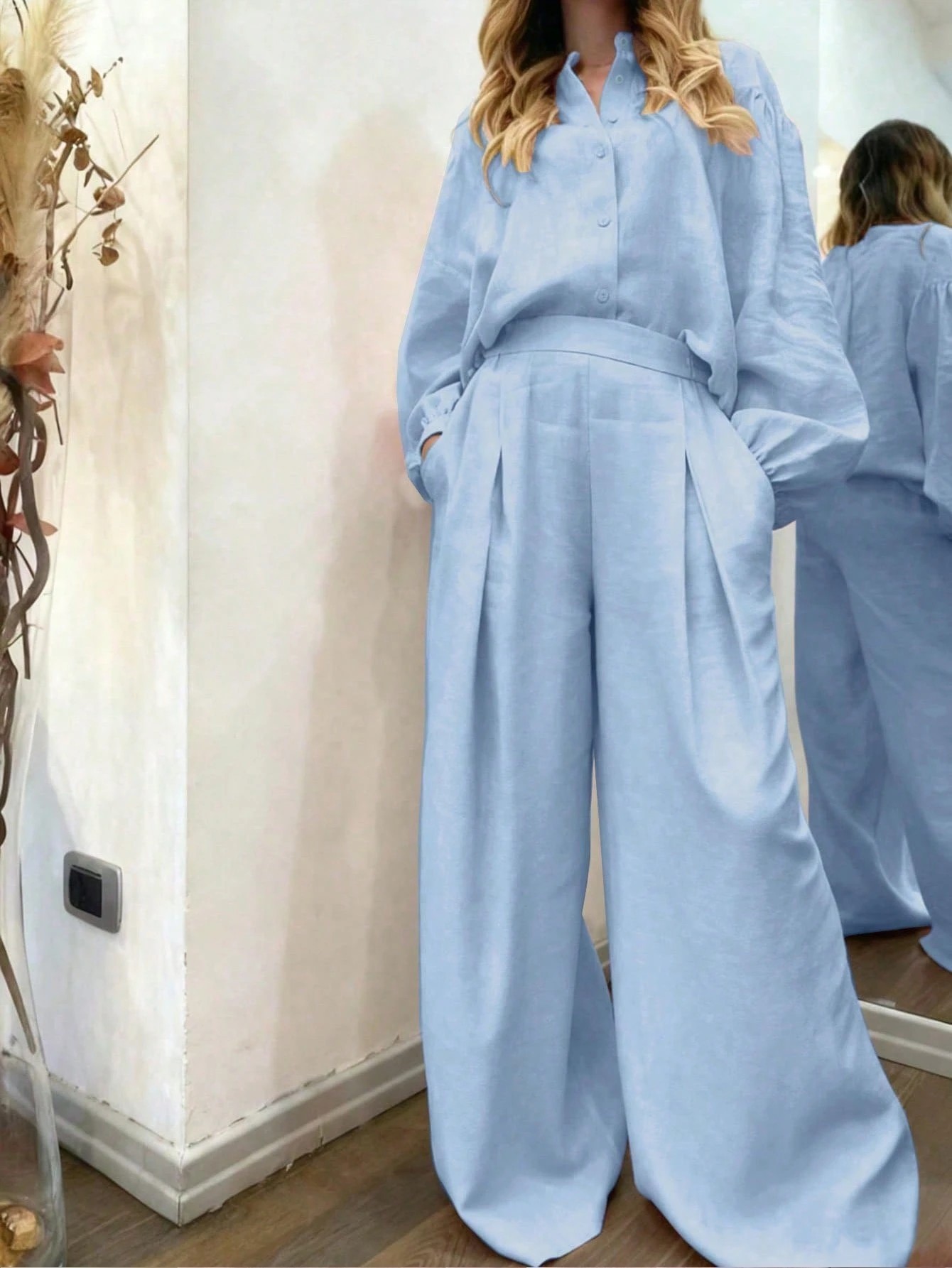 Şık Uzun Kollu Üst Ve Geniş Pantolon Takım