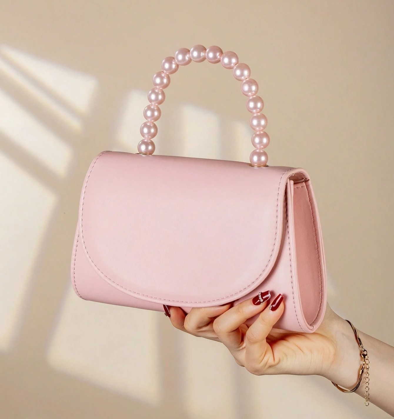 Elegant &amp; Charming Pearl Clutch Bag