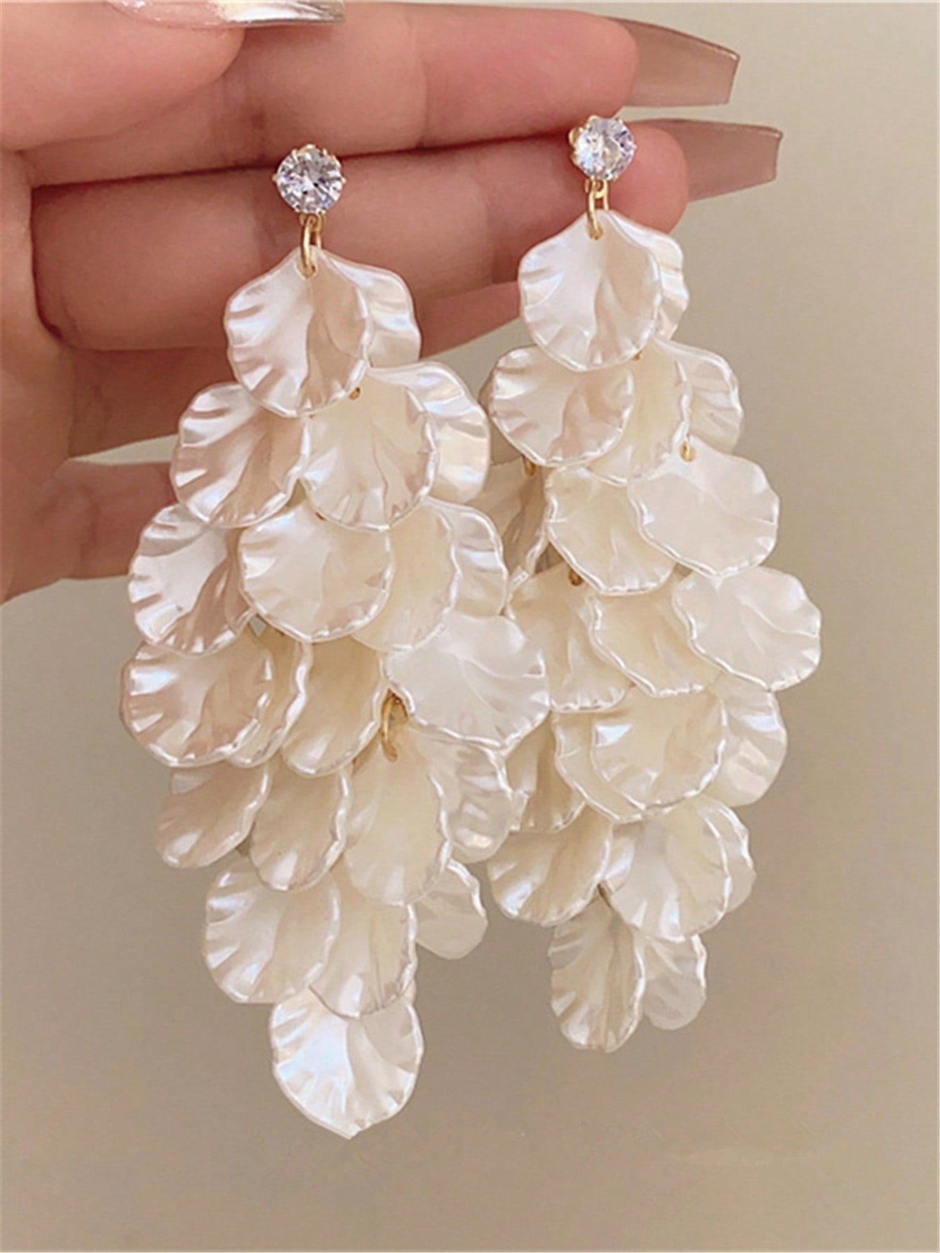 Paire de boucles d'oreilles pendantes florales longues rétro violettes