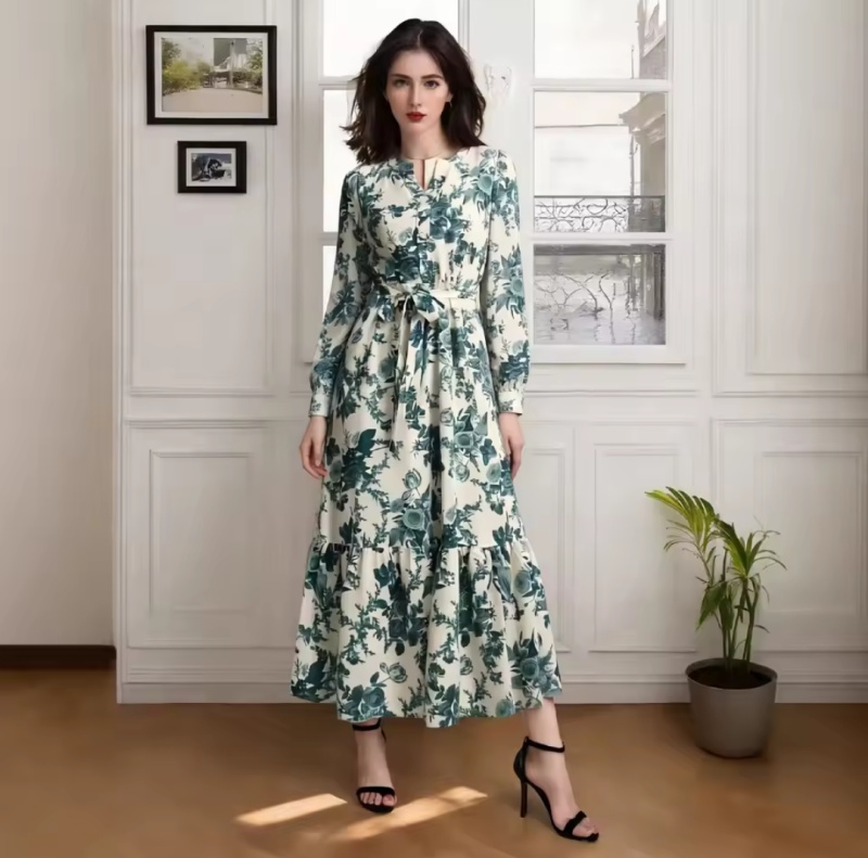 Robe longue élégante à imprimé floral avec ceinture
