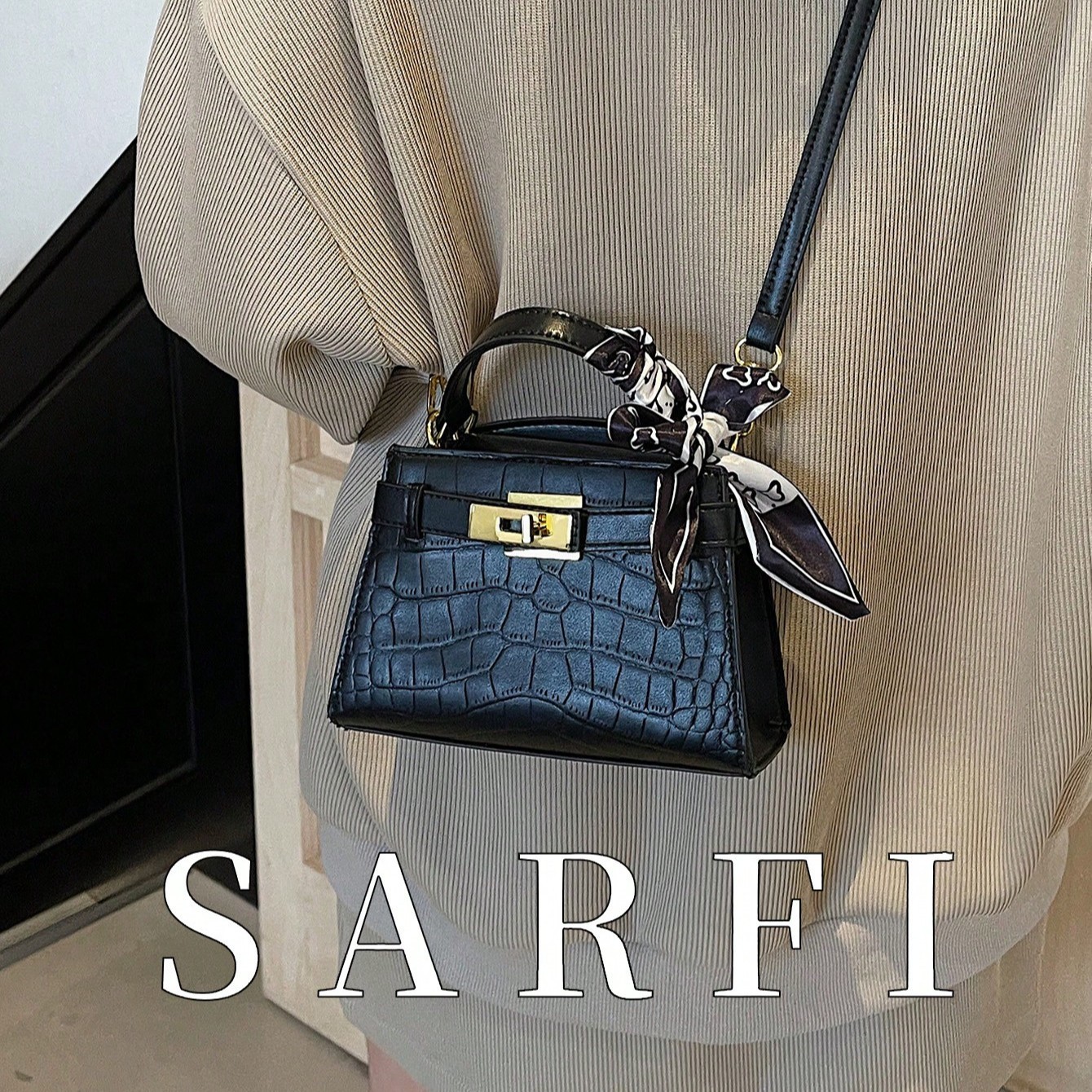 Sac à Main Classique pour Femme avec Boucle Métallique et Détails de Sangle