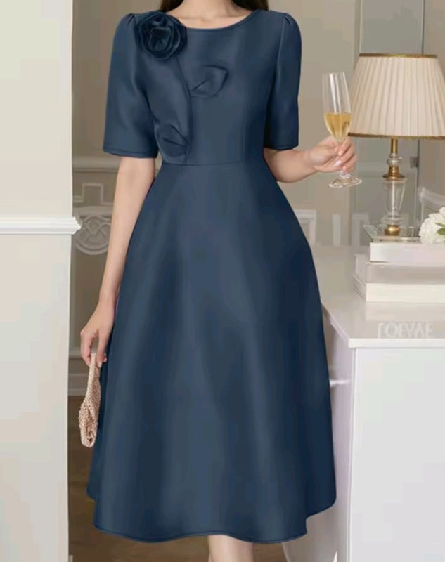 Vestidos de Festa para Mulher Elegante em Cetim Brilhante Gola Redonda Manga Curta Flor de Tecido [Tamanho Médio]